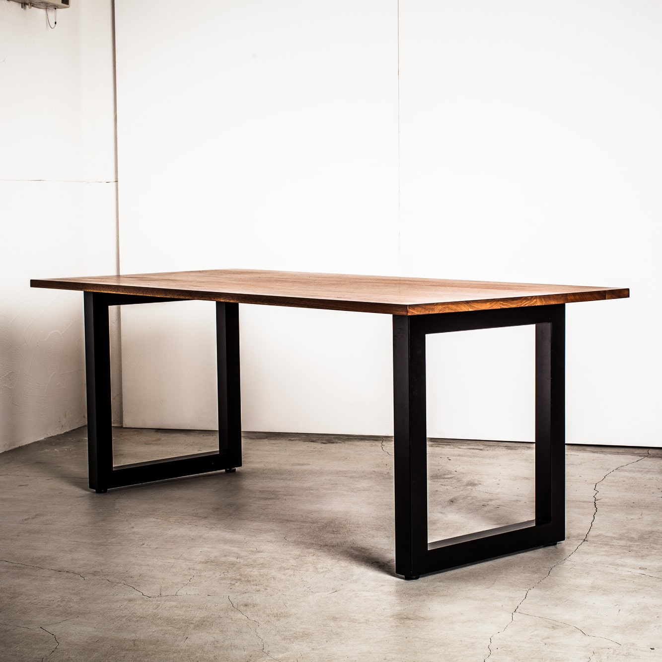 ワイルドウッド ダイニングテーブル(ウォールナット)